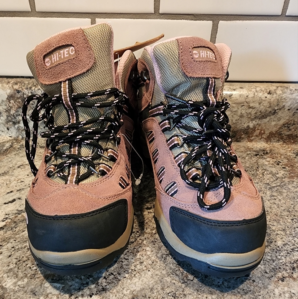 Hi-tec hiking boots NWT
